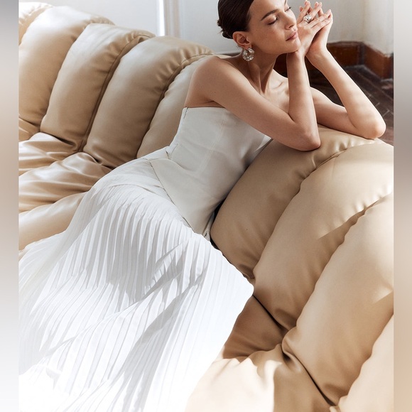 White contrasting Pleated Strapless Split hem asymmetrical top midi Dress - Picture 5 of 6